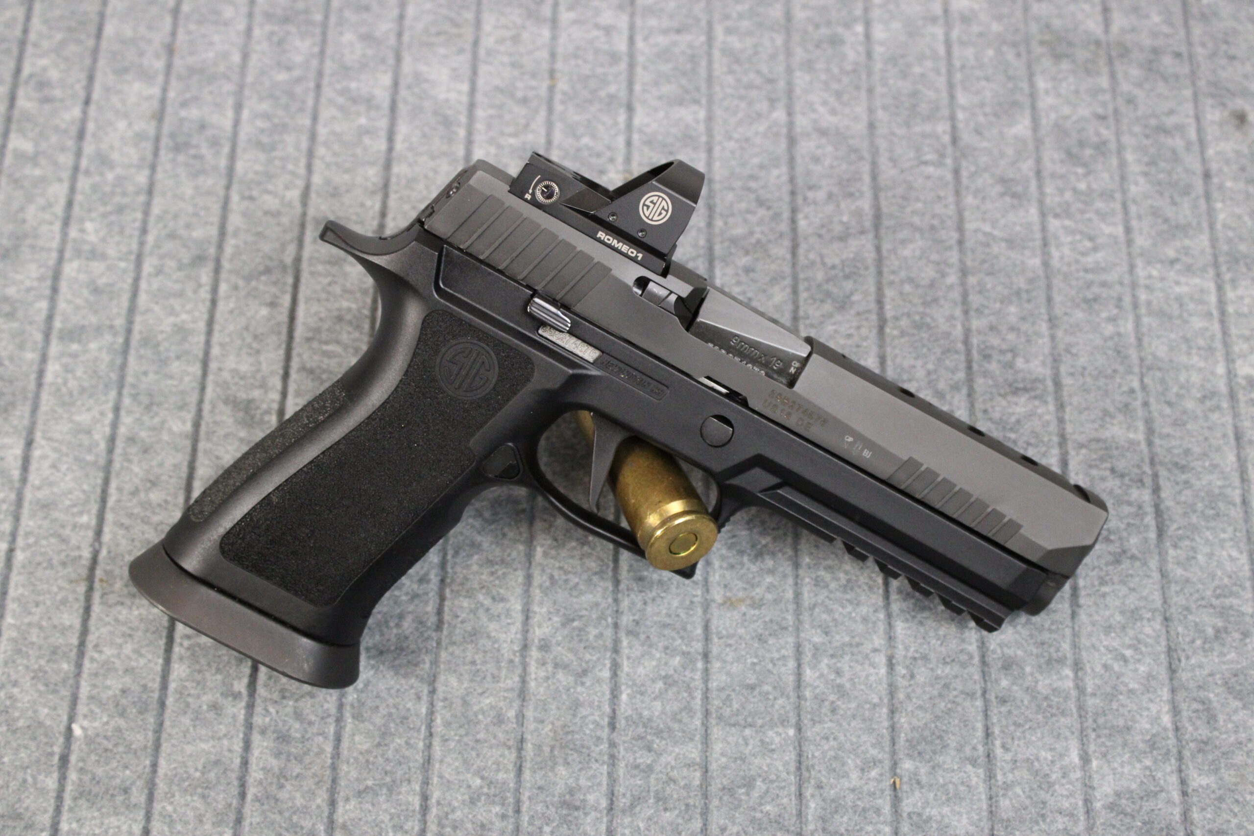 SIG P320 X-Five Legion / Romeo 1